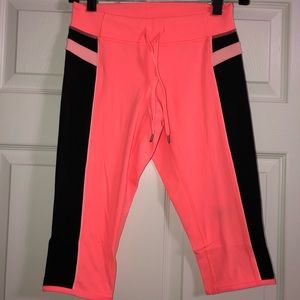 Lululemon Luxtreme capri pant w/drawstring